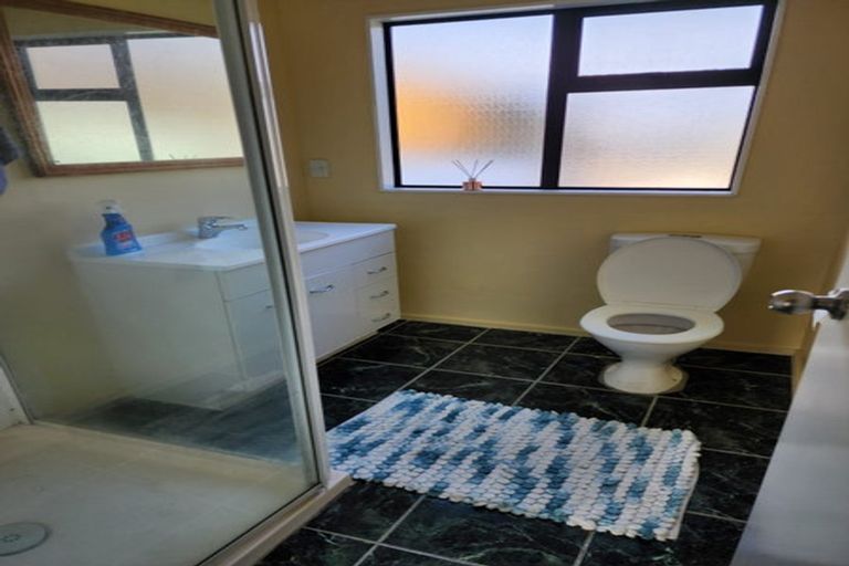 Photo of property in 38 Matipo Road, Te Atatu Peninsula, Auckland, 0610