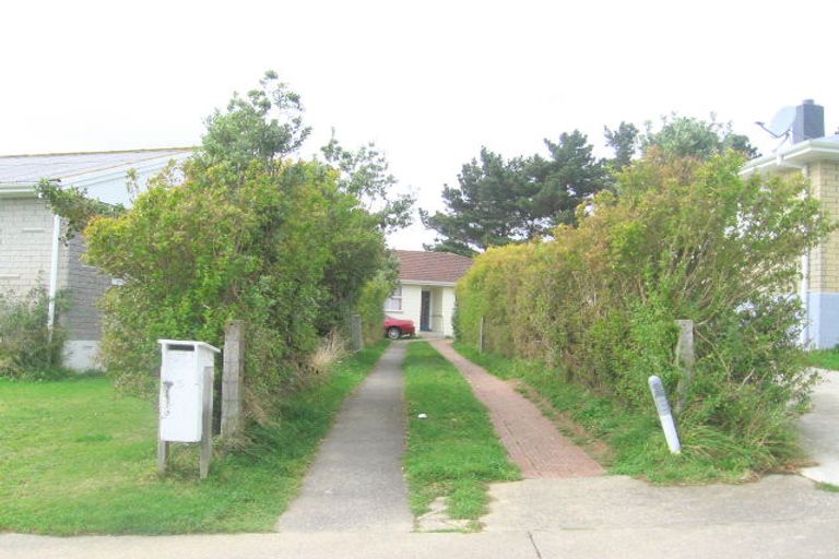 Photo of property in 5 Sasanof View, Ascot Park, Porirua, 5024