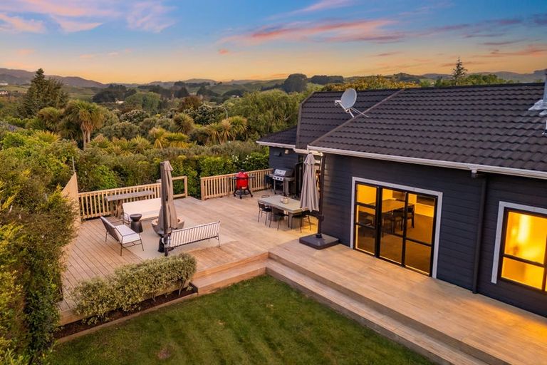 Photo of property in 77 Joseph Banks Drive, Whitby, Porirua, 5024