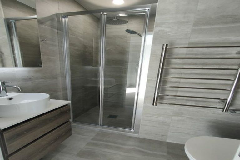 Photo of property in 65a/6 Hogans Road, Glenfield, Auckland, 0629