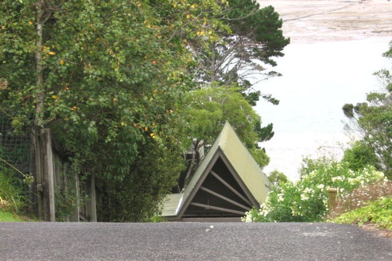 Photo of property in 1/31 Telstar Place, Beach Haven, Auckland, 0626