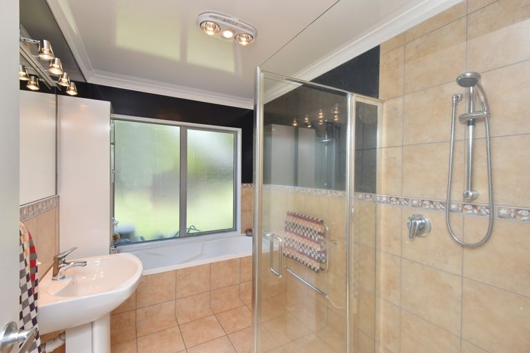 Photo of property in 20 Crombie Green, Northwood, Christchurch, 8051