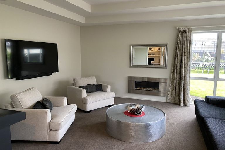 Photo of property in 52 Huntingdon Drive, Rangiora, 7400