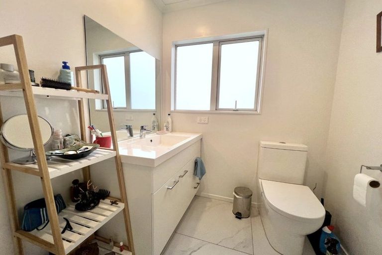 Photo of property in 16a Alexander Street, Cockle Bay, Auckland, 2014