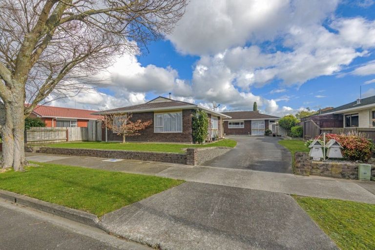 Photo of property in 12-12a Cecil Place, Cloverlea, Palmerston North, 4412
