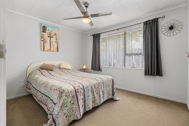 Photo of property in 29 Elizabeth Drive, West Harbour, Auckland, 0618