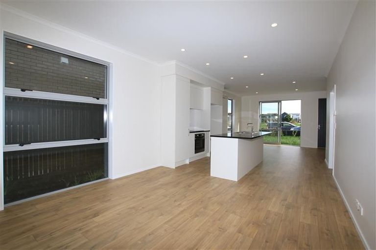 Photo of property in 5 Spotted Dove Road, Hobsonville, Auckland, 0616