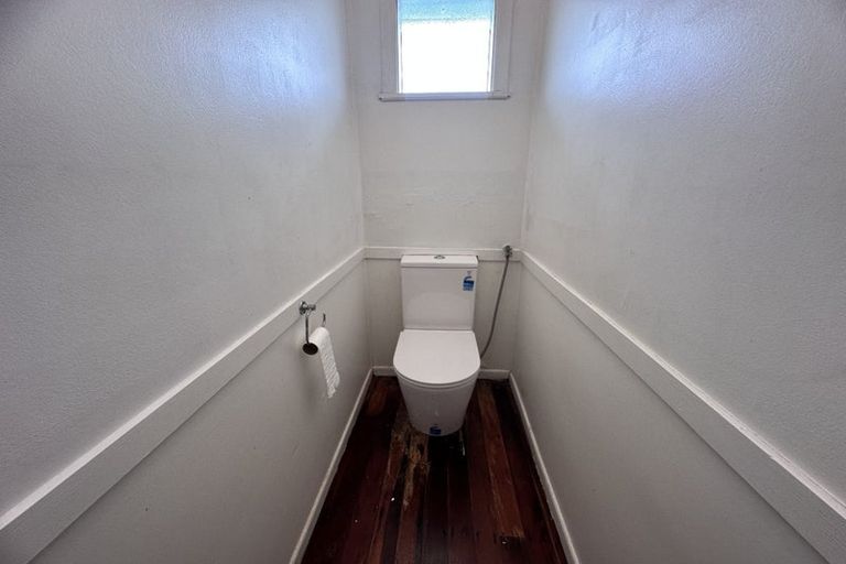 Photo of property in 31 Fairclough Road, Beach Haven, Auckland, 0626