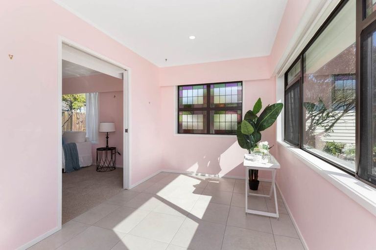 Photo of property in 2/27 Derrimore Heights, Clover Park, Auckland, 2019