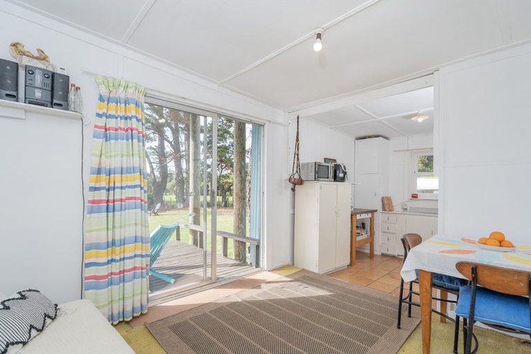 Photo of property in 5a Ocean Beach Road, Tairua, 3508