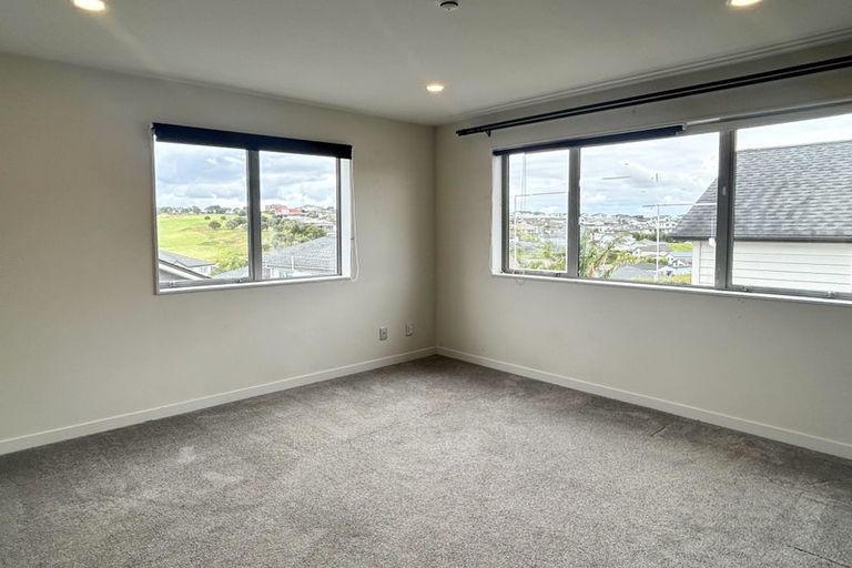 Photo of property in 16 Kaipuke Crescent, Gulf Harbour, Whangaparaoa, 0930