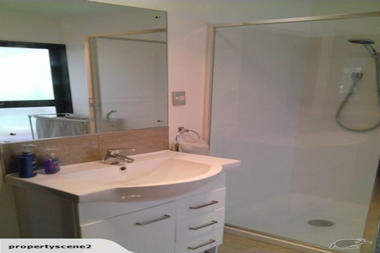 Photo of property in 10 Cornelian Crescent, Half Moon Bay, Auckland, 2012