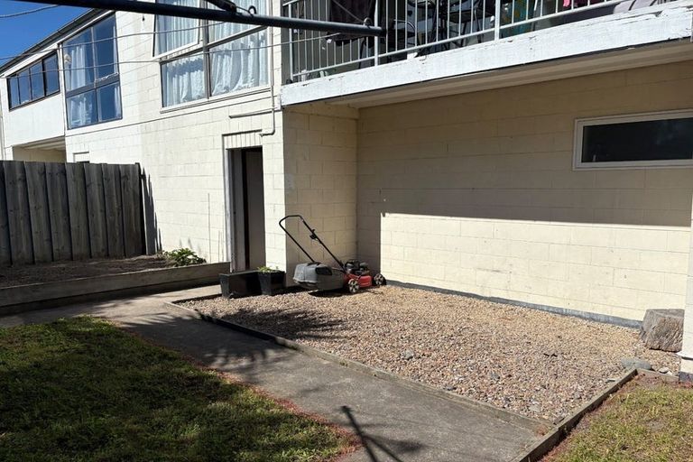 Photo of property in 2/107 Holly Road, St Albans, Christchurch, 8014