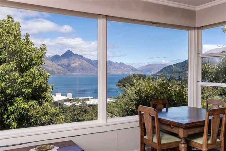 Photo of property in 4 Panorama Terrace, Queenstown, 9300