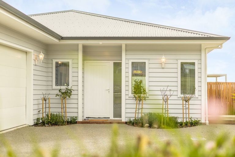Photo of property in 7 Karearea Avenue, Waikanae, 5036