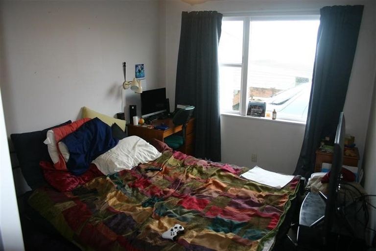 Photo of property in 1 Flint Way, Northland, Wellington, 6012