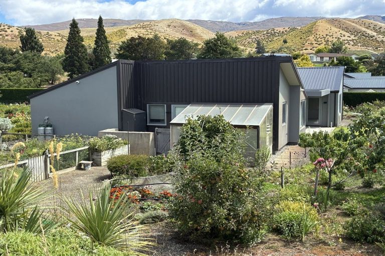 Photo of property in 4 Lowburn Valley Road, Lowburn, Cromwell, 9384