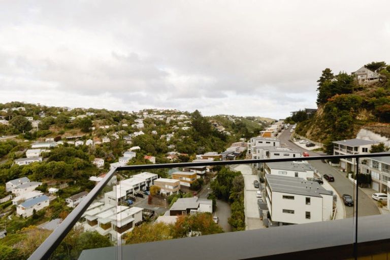 Photo of property in 119 Tiketike Way, Brooklyn, Wellington, 6021