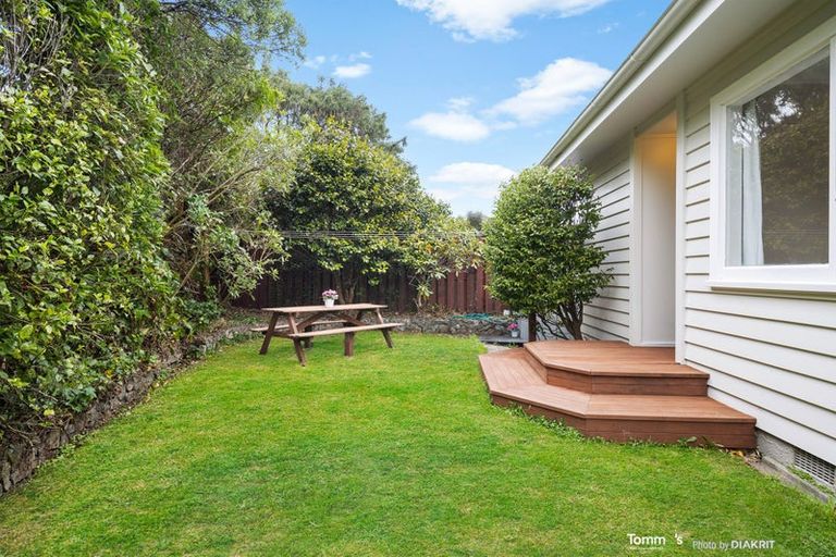 Photo of property in 48 Thurleigh Grove, Karori, Wellington, 6012