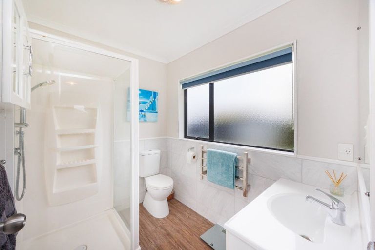 Photo of property in 49 Peter Hall Drive, Kelvin Grove, Palmerston North, 4414