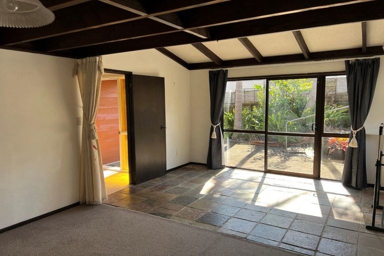 Photo of property in 1/268 Forrest Hill Road, Forrest Hill, Auckland, 0620