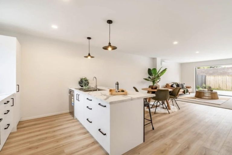 Photo of property in 43 Pipi Place, Levin, 5510