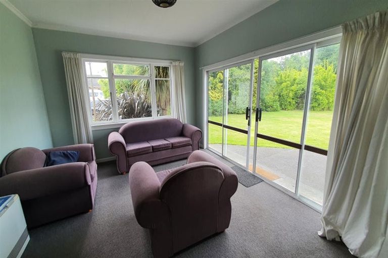 Photo of property in 1 Edward Street, Waimate, 7924
