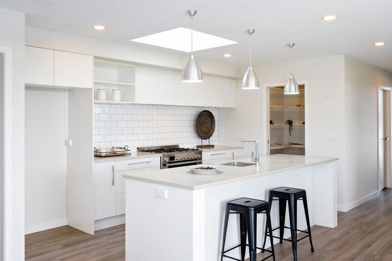 Photo of property in 9 Whakatomo Place, Havelock North, 4130