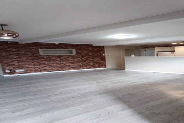 Photo of property in 4 Mills Road, Brooklyn, Wellington, 6021