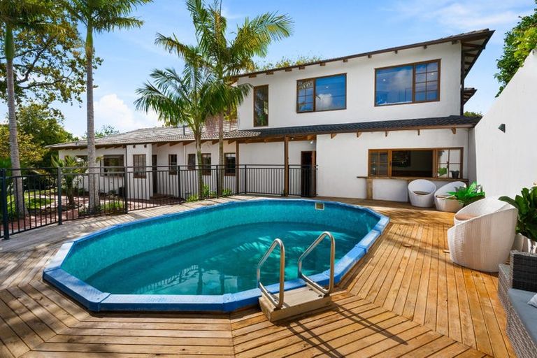 Photo of property in 10 Trig Road, West Harbour, Auckland, 0618