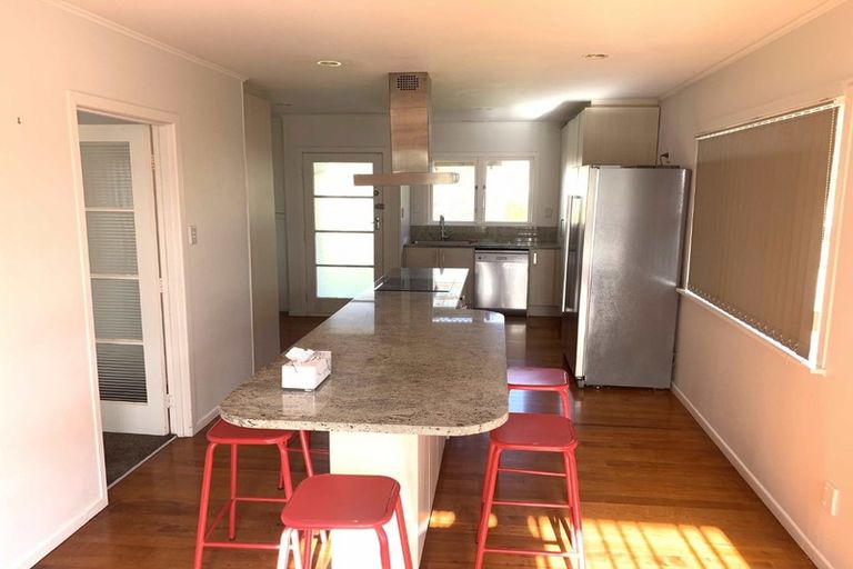 Photo of property in 31 Rosalind Road, Glenfield, Auckland, 0629