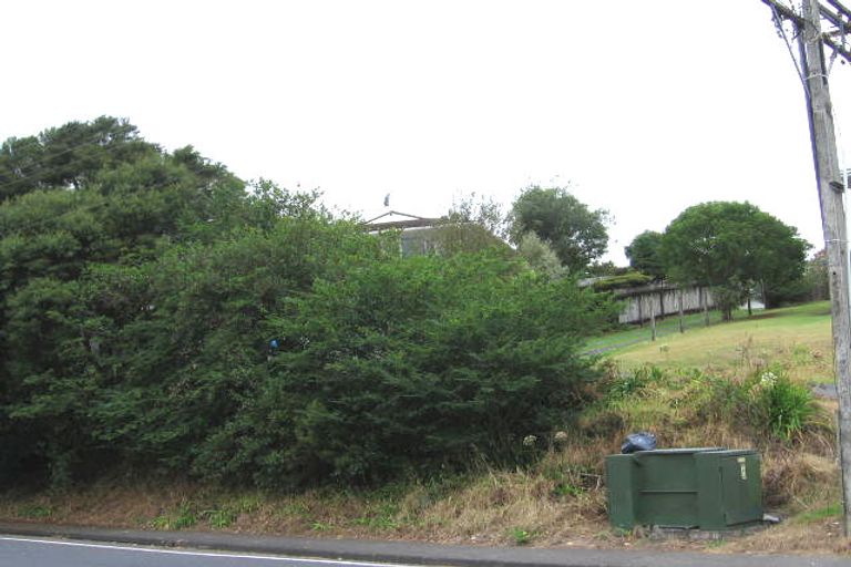 Photo of property in 1/76 Millbrook Road, Henderson, Auckland, 0612