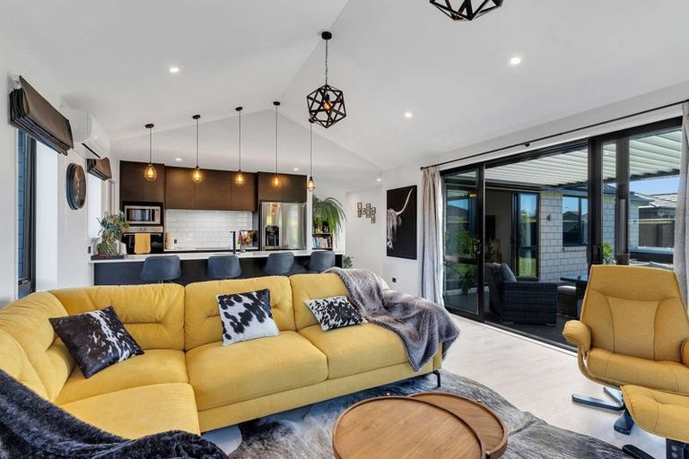 Photo of property in 4 Crest Place, Rolleston, 7615