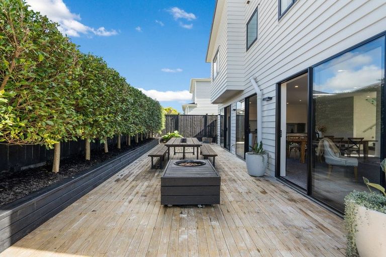Photo of property in 26 Papa Orchard Drive, Kumeu, 0810