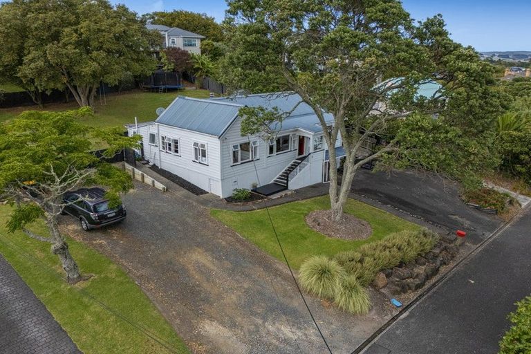 Photo of property in 3 Gow Street, Helensville, 0800