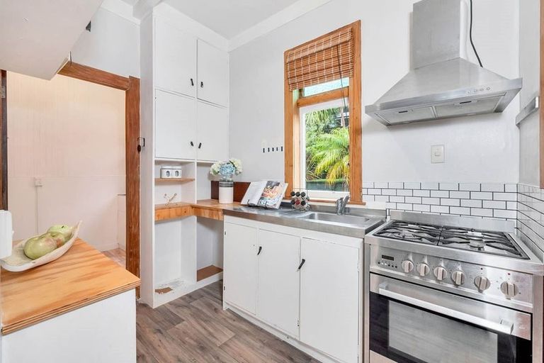 Photo of property in 55 Chislehurst Street, Henderson, Auckland, 0612