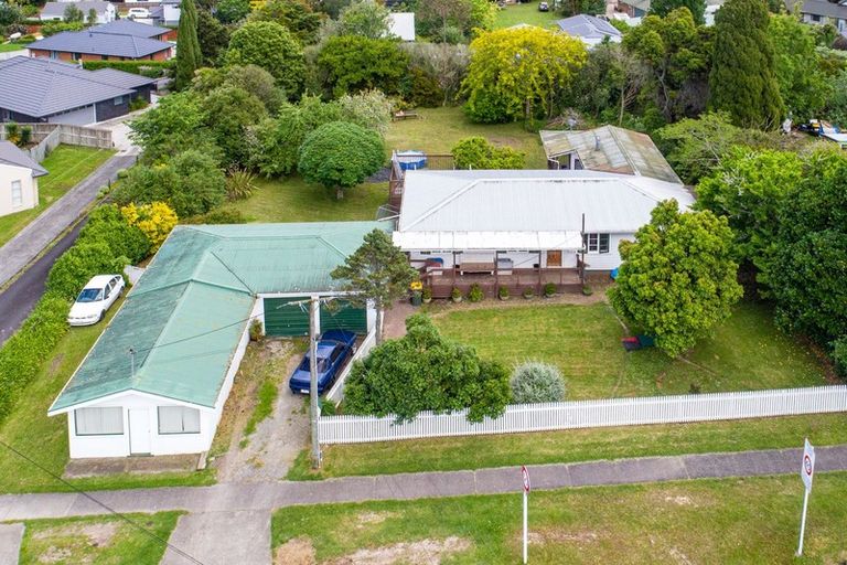 Photo of property in 18 School Road, Riverhead, 0820