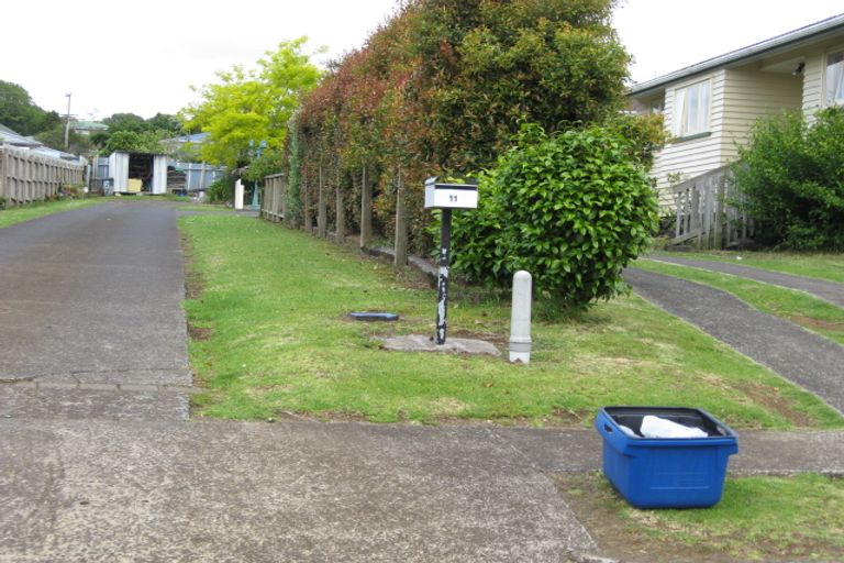 Photo of property in 11 Henry Curd Terrace, Pukekohe, 2120