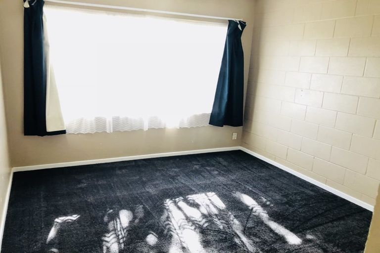 Photo of property in 1/27 Nikau Street, New Lynn, Auckland, 0600