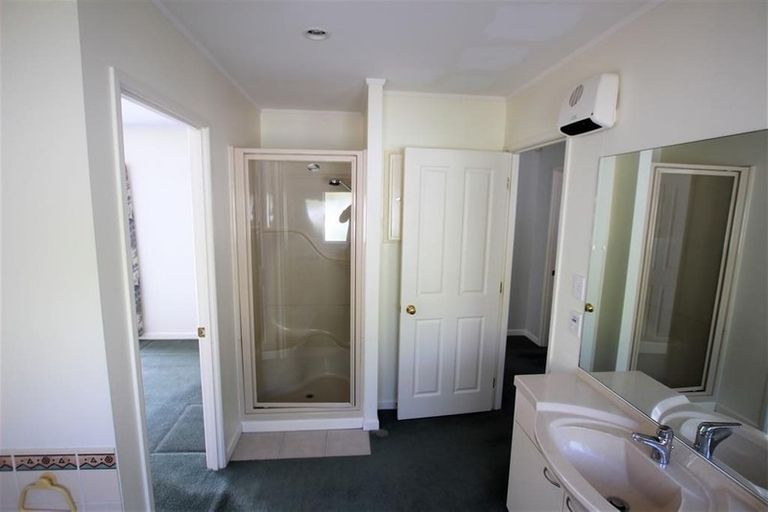 Photo of property in 12 Beatrice Avenue, Hillcrest, Auckland, 0627