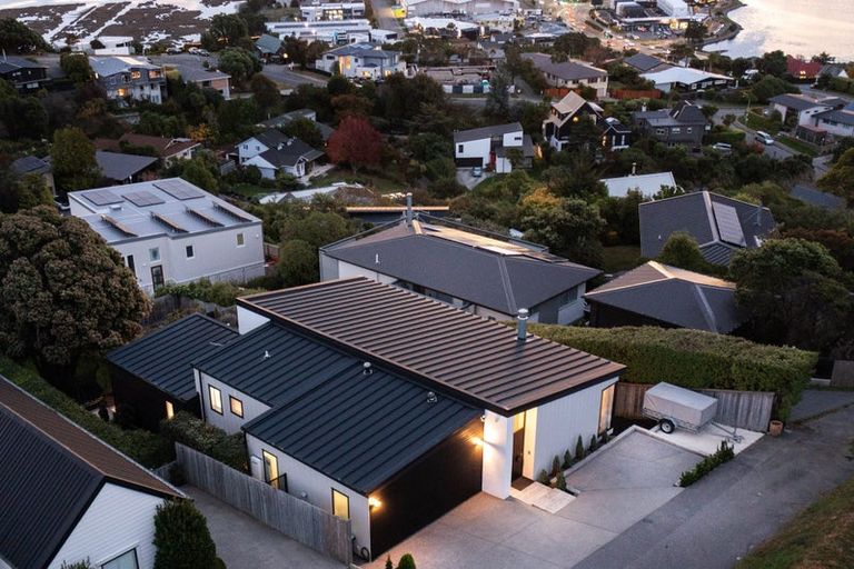 Photo of property in 287 Cannon Hill Crescent, Mount Pleasant, Christchurch, 8081