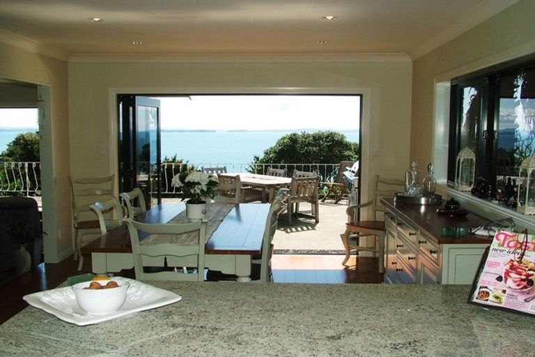 Photo of property in 108 Pacific Parade, Army Bay, Whangaparaoa, 0930