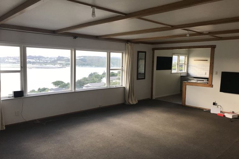 Photo of property in 41 Hungerford Road, Lyall Bay, Wellington, 6022