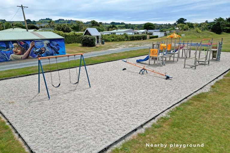 Photo of property in 1 Peace Street, Taieri Beach, Taieri Mouth, 9091