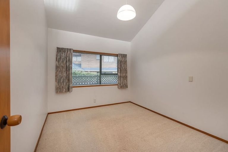 Photo of property in 7 Nickell Place, Orewa, 0931