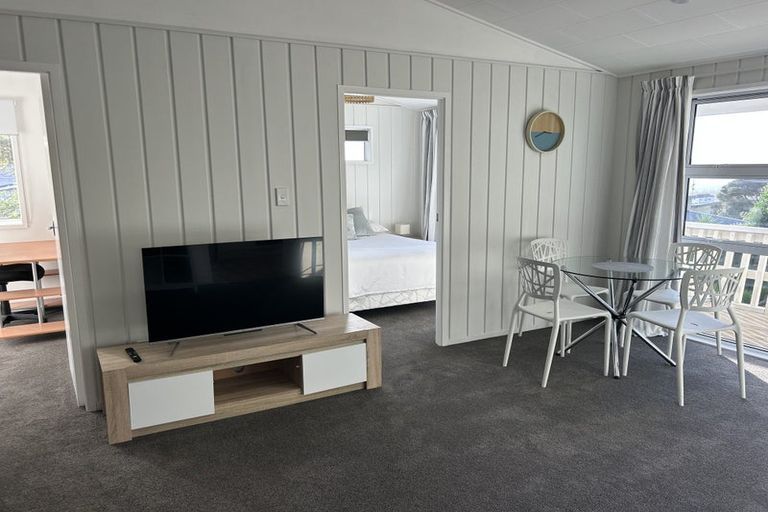 Photo of property in 14b Kahu Road, Paremata, Porirua, 5024