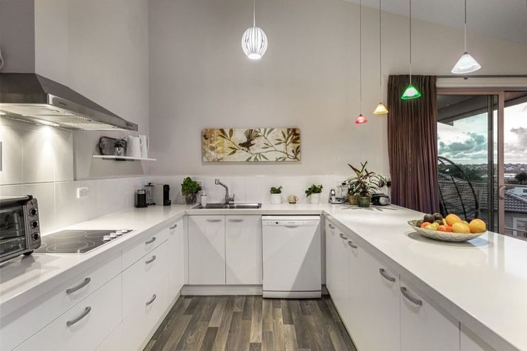 Photo of property in 3 Veronica Close, Red Beach, 0932