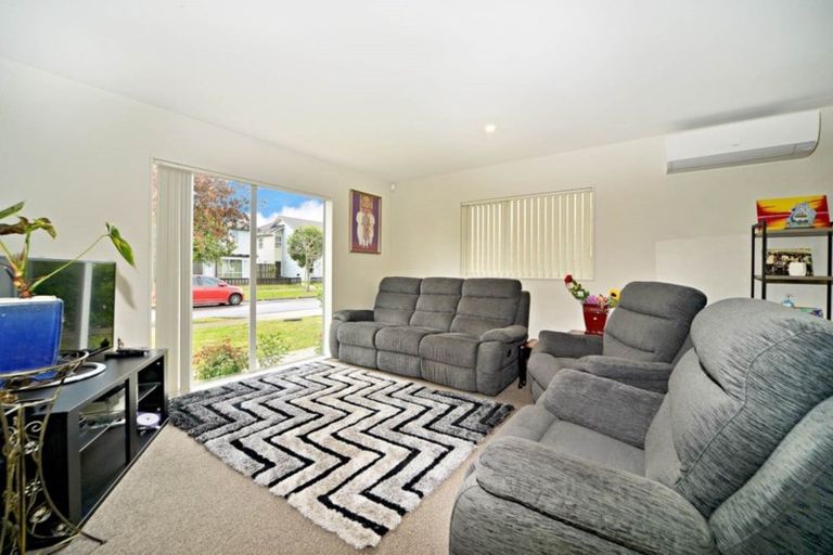 Photo of property in 5 Pipipi Crescent, Takanini, 2112