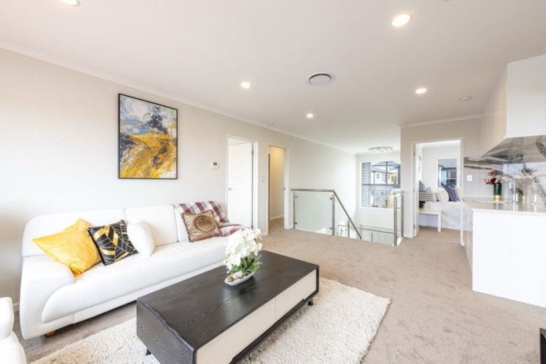 Photo of property in 11 Drover Close, Flat Bush, Auckland, 2019