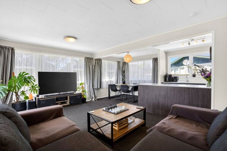 Photo of property in 1/55b Springs Road, Parakai, 0830